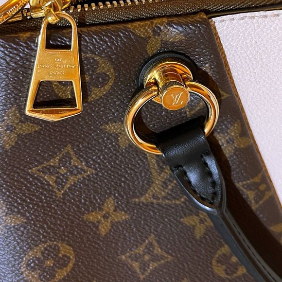 Louis Vuitton V Tote Monogram Leather Brown - Picture 4 of 6